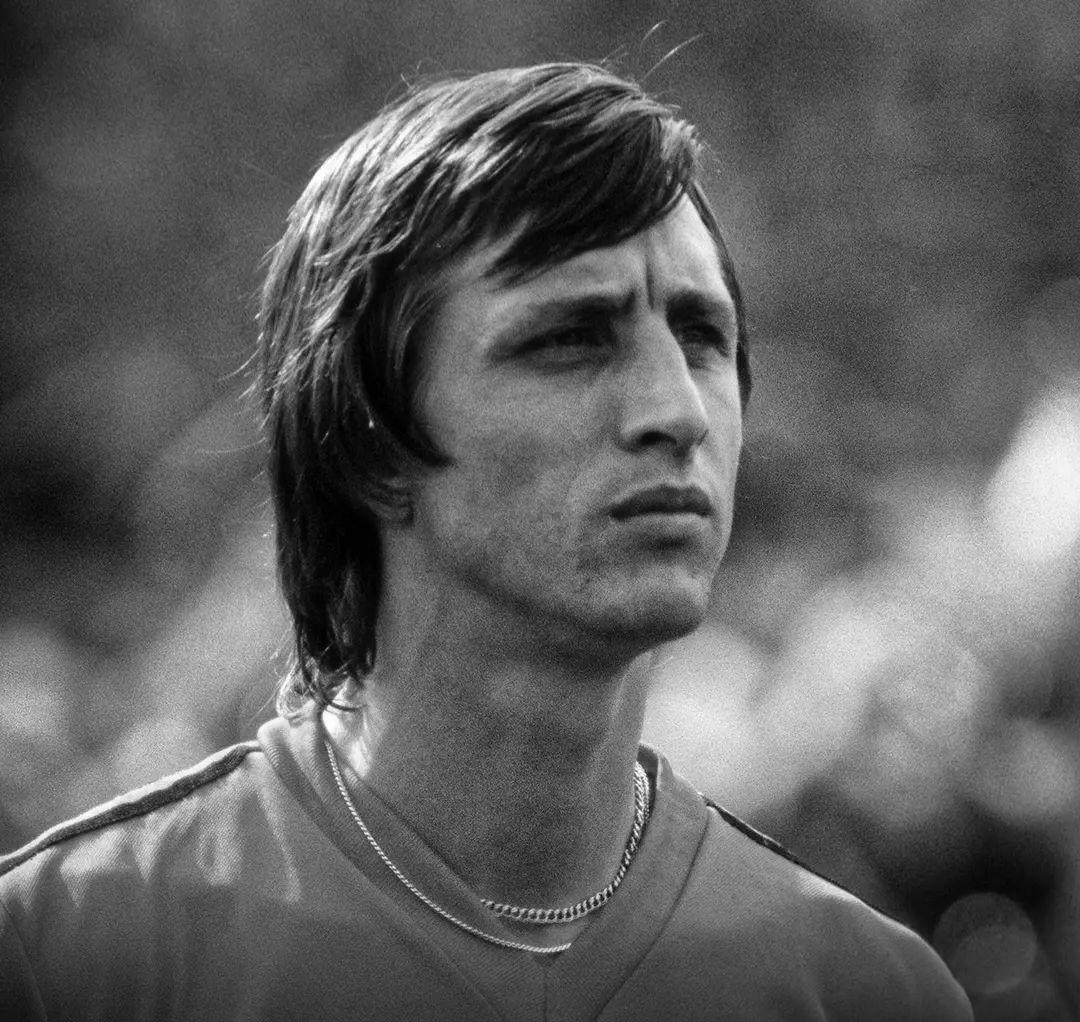 完整阵容面对荷兰3比0轻松取胜,荷兰逆转最关键的一次