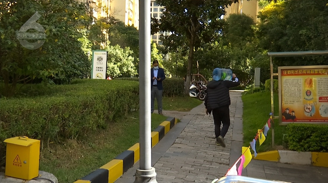 记者实地探访生活物资保障,记者实地探访封控区物资配送