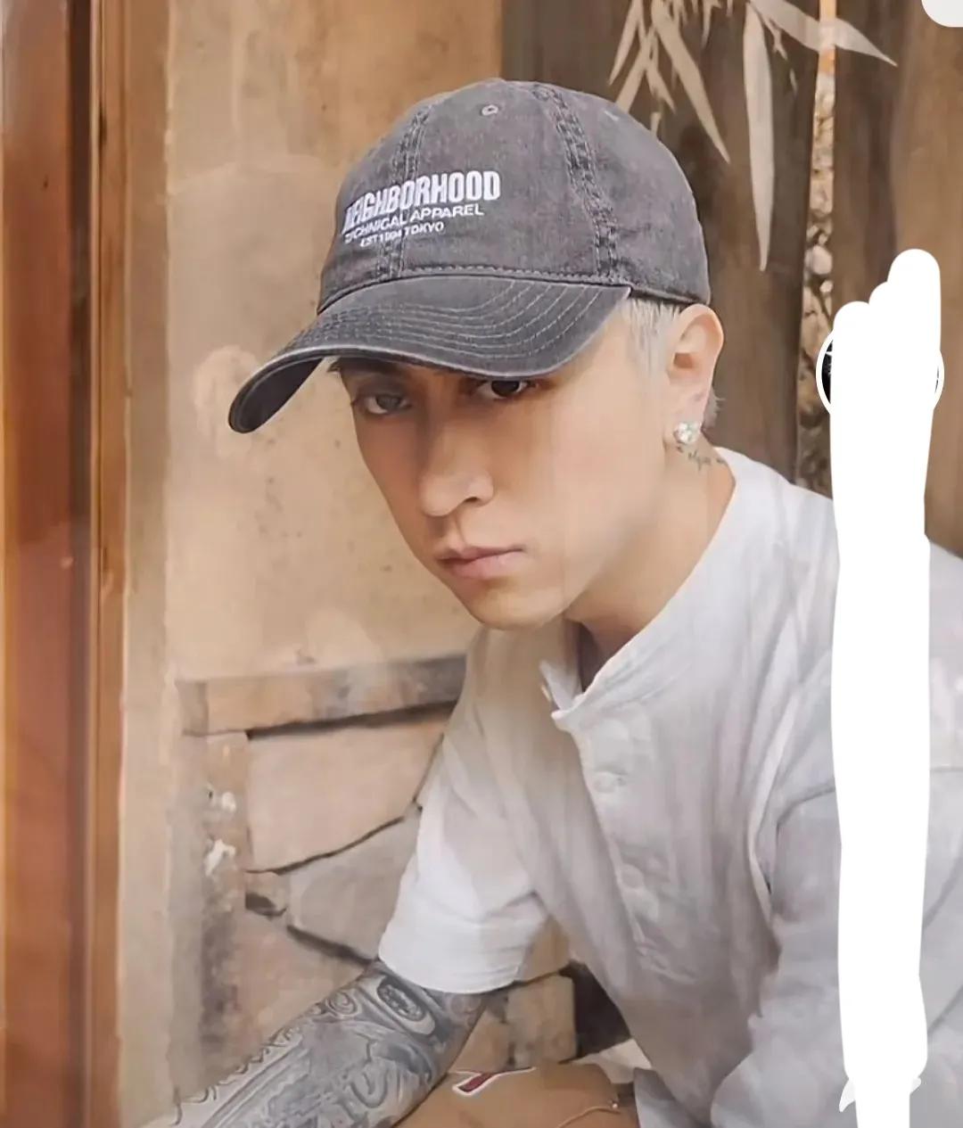 亿万资产女富豪，逼婚秦奋的美女网红，靠在直播间骂人走红后退网