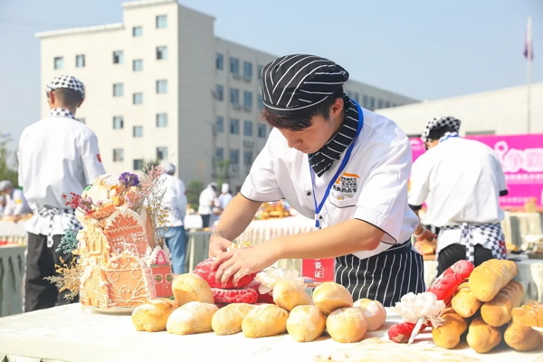 西安面包烘焙培训学校,西安欧米奇西点烘焙学校官网