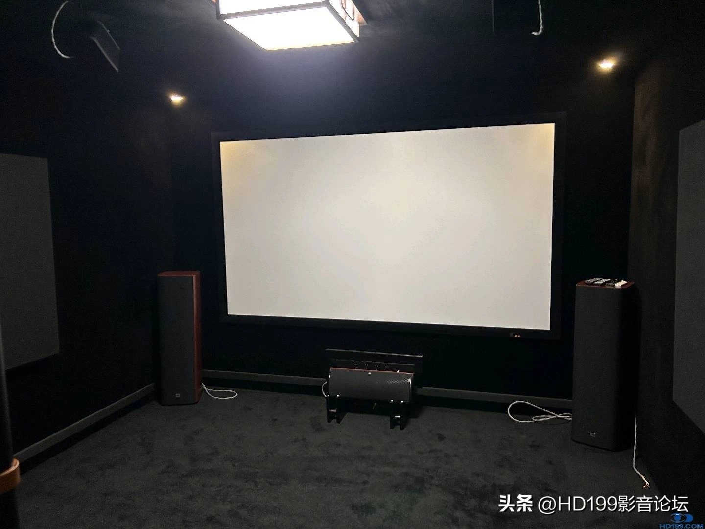 烧友分享|15平小影音室全黑化，完全发挥JVCN70实力！