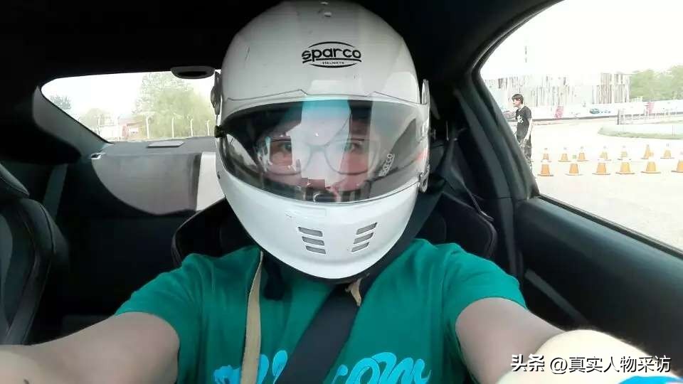 我北漂18年开3家公司，38岁到加拿大买别墅，真实生活没想象中好