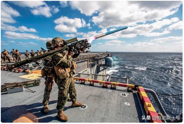 美国*器武**铺“饥饿销售”,台军排着长队等叫号