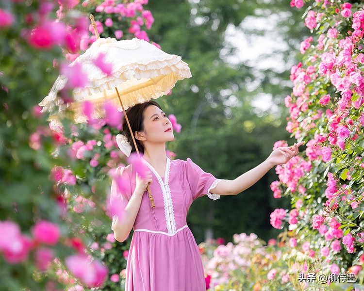 异域风情丝巾拍照姿势大全,如何搭配丝巾拍照姿势好看