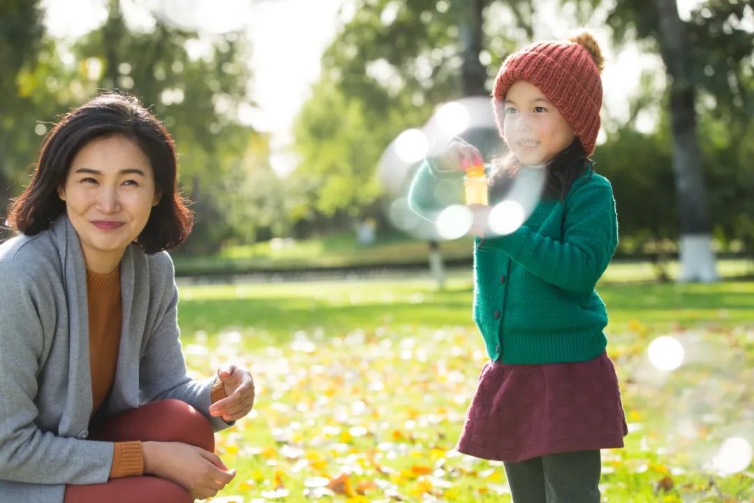 娃又咳嗽了！吃药还是去医院？儿科专家建议这样做