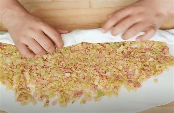 卷心菜和火腿肠咋样做,卷心菜鸡蛋火腿肠家常做法