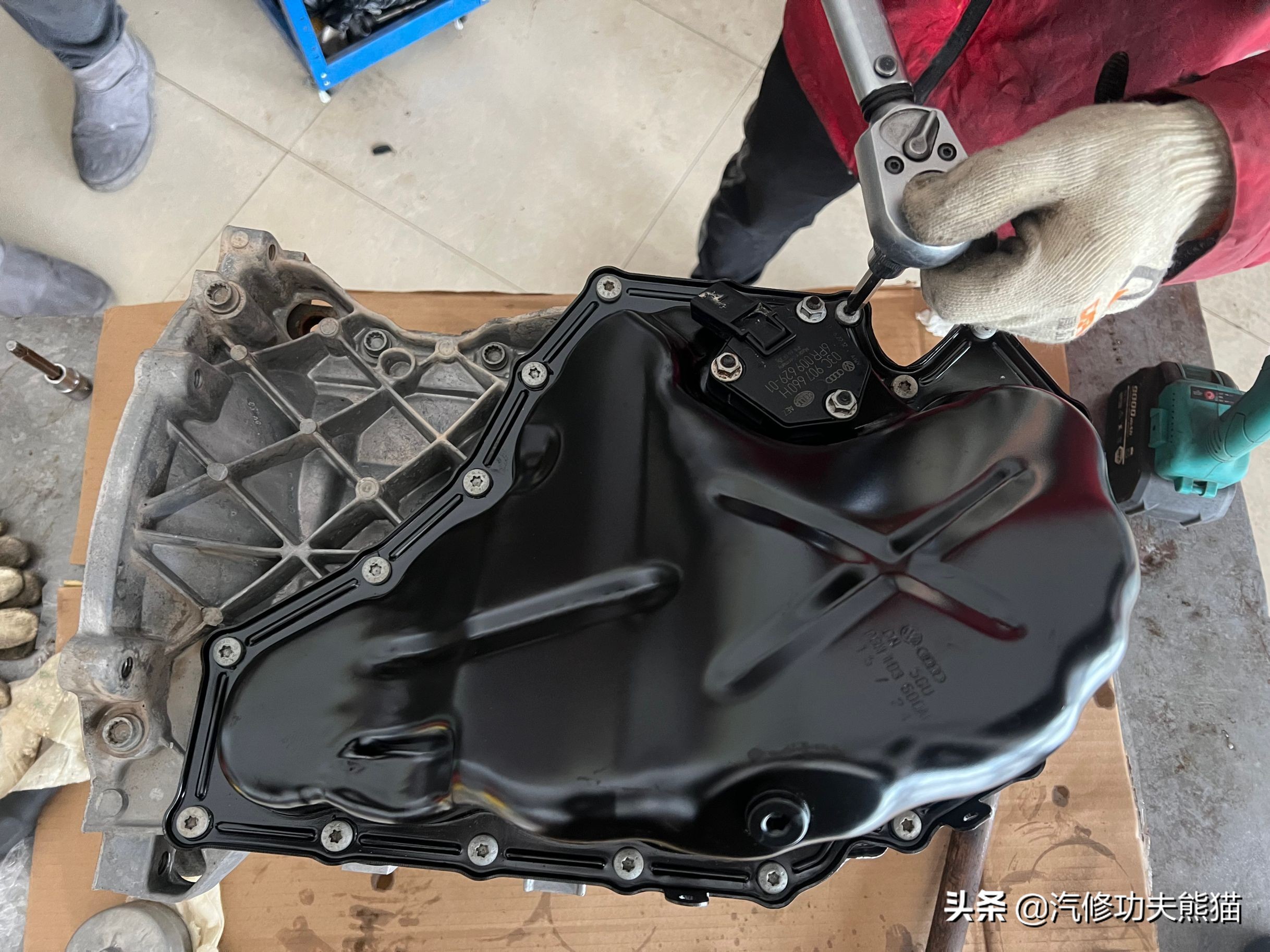 奥迪巅峰豪车,奥迪巅峰款视频