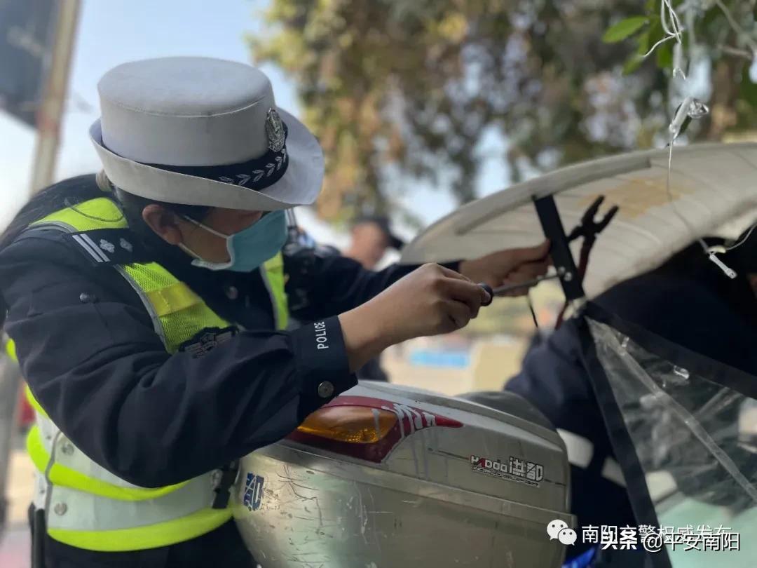 拆除遮阳篷专项整治工作,整治电动车雨棚拆除