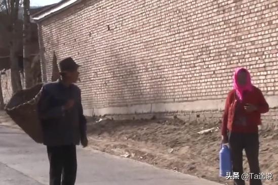 陕西少年酷爱打架，收藏品够买辆车，被“爷爷”救赎后学会感恩