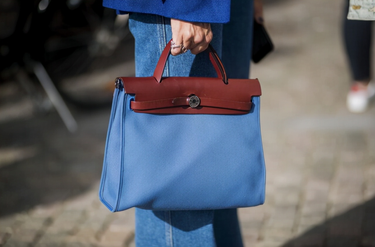 爱马仕斜挎包hermes,爱马仕入门款herbag锁头