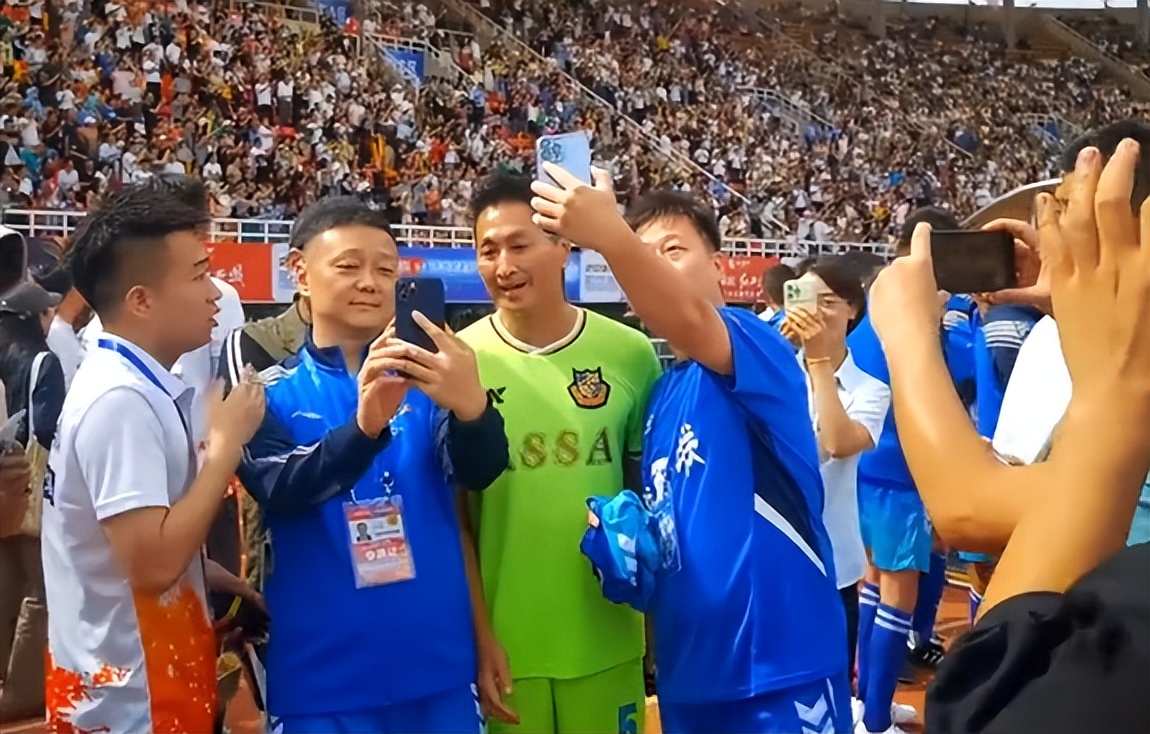 何家劲和黄日华踢球,何家劲焦恩俊黄日华吕良伟