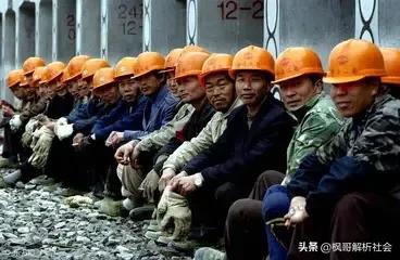 现在的农民工还是弱势群体吗,现在农民工怎么翻身