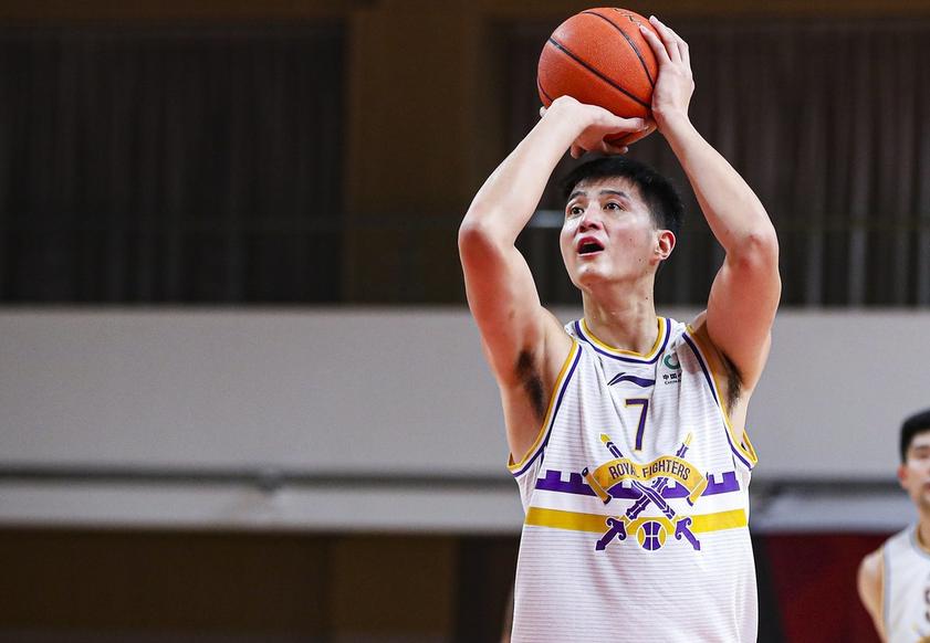 山东男篮总经理丁伟,现在丁伟还是山东男篮的主教练吗