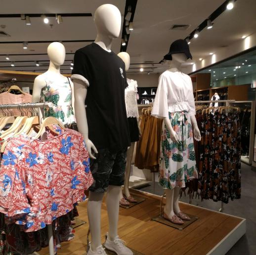 商场衣服价格高得离谱？看完这篇文章你就明白了！