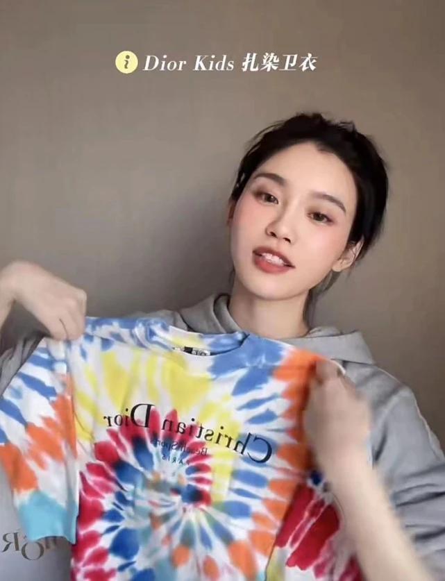 奚梦瑶晒与老公何猷君合照照片,奚梦瑶与何猷君出席家族活动