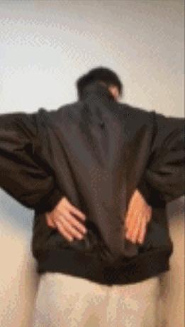 椰树男模火到国外,央视评论椰树男模