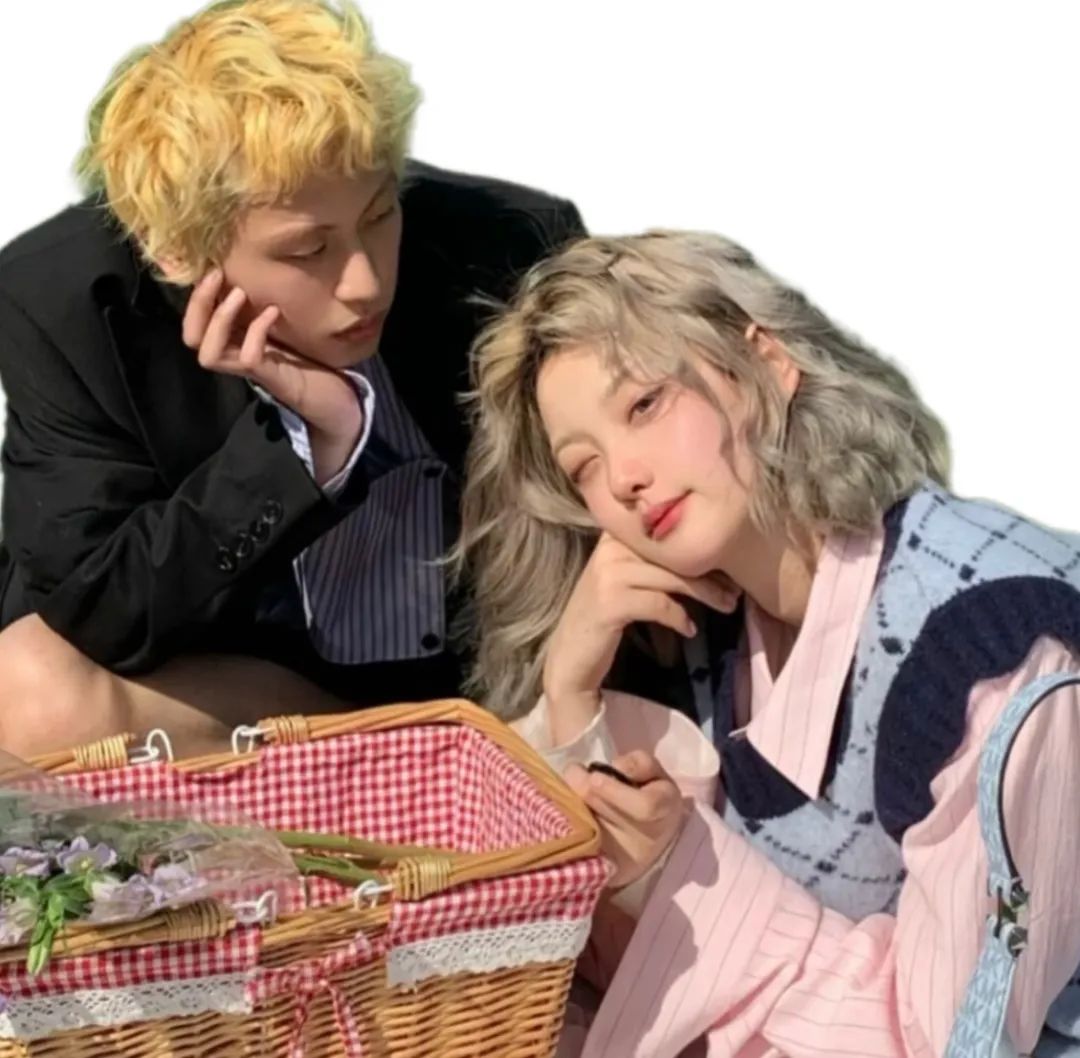 关于情侣日常热门文案短句有哪些,情侣60天文案短句干净