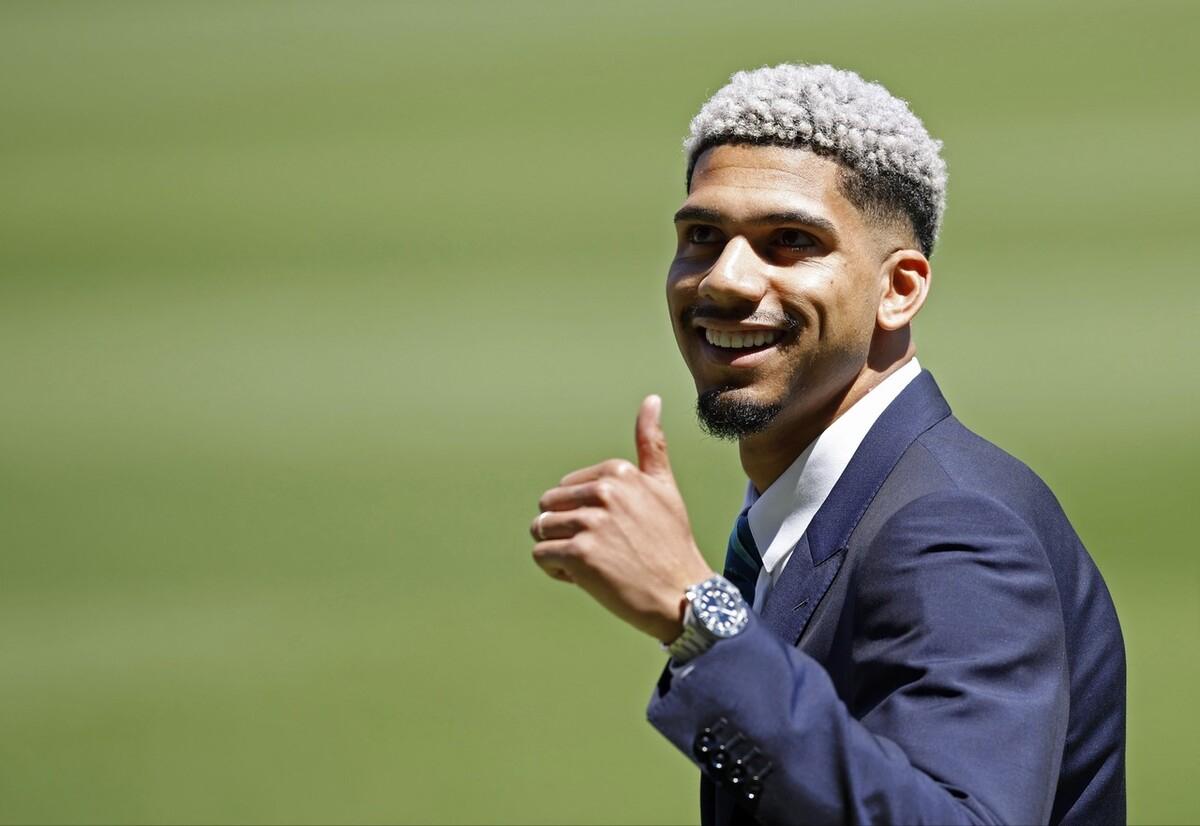 巴萨身价前十,巴萨官宣佩德里德容