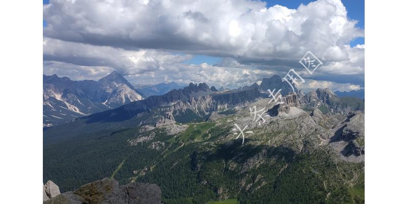 不给我弟买房,不给我弟弟买房子就离婚