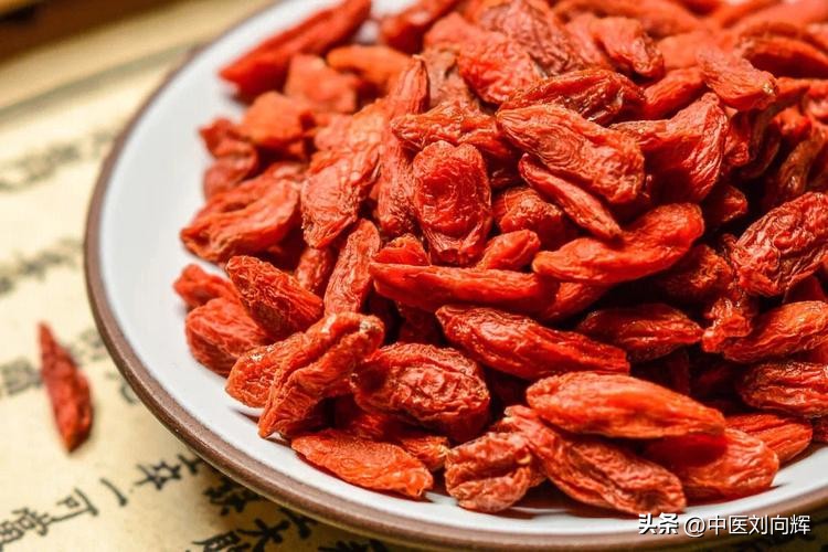 春季养肝枸杞配什么最好,枸杞红枣茶养命