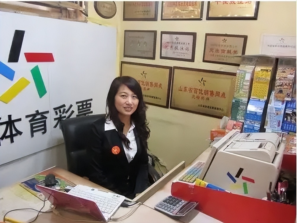 这个重庆人太厉害！10元自选5注号中5注大奖共1338万：妻子是站主