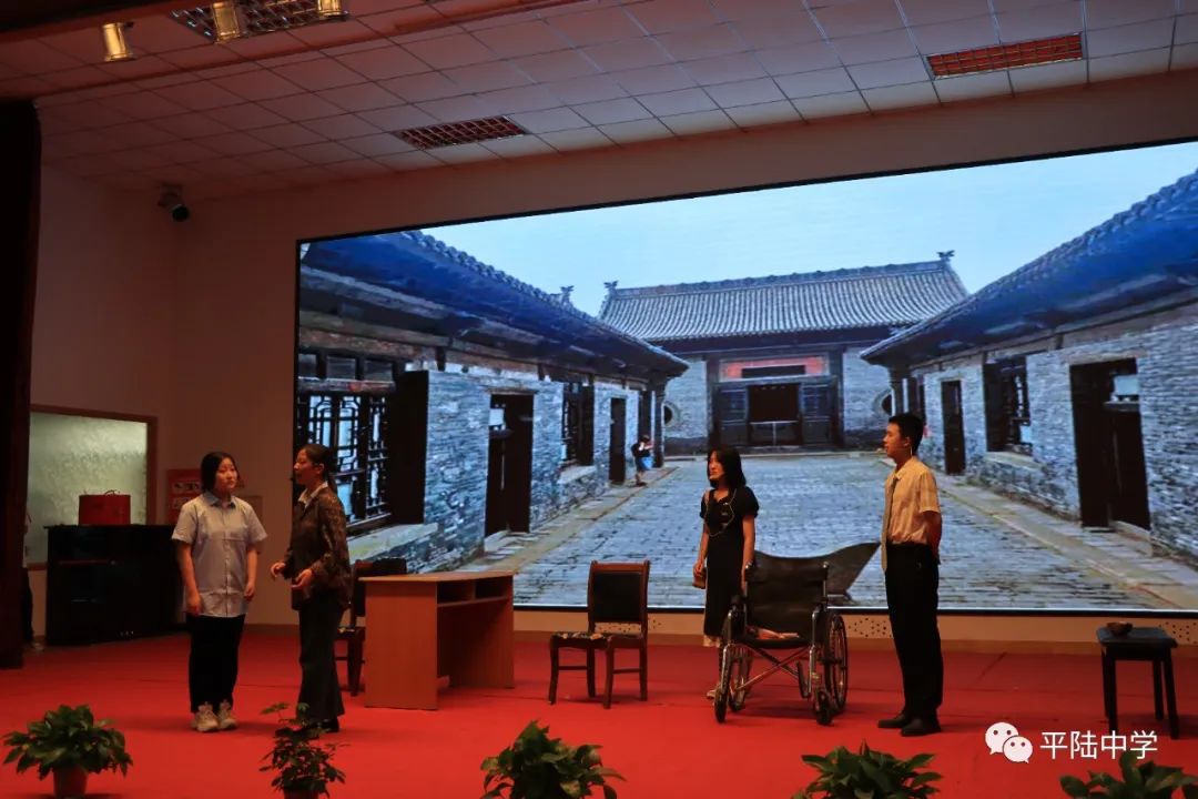 骞抽檰涓绀惧洟琛ㄦ紨,骞抽檰涓绀惧洟娲诲姩