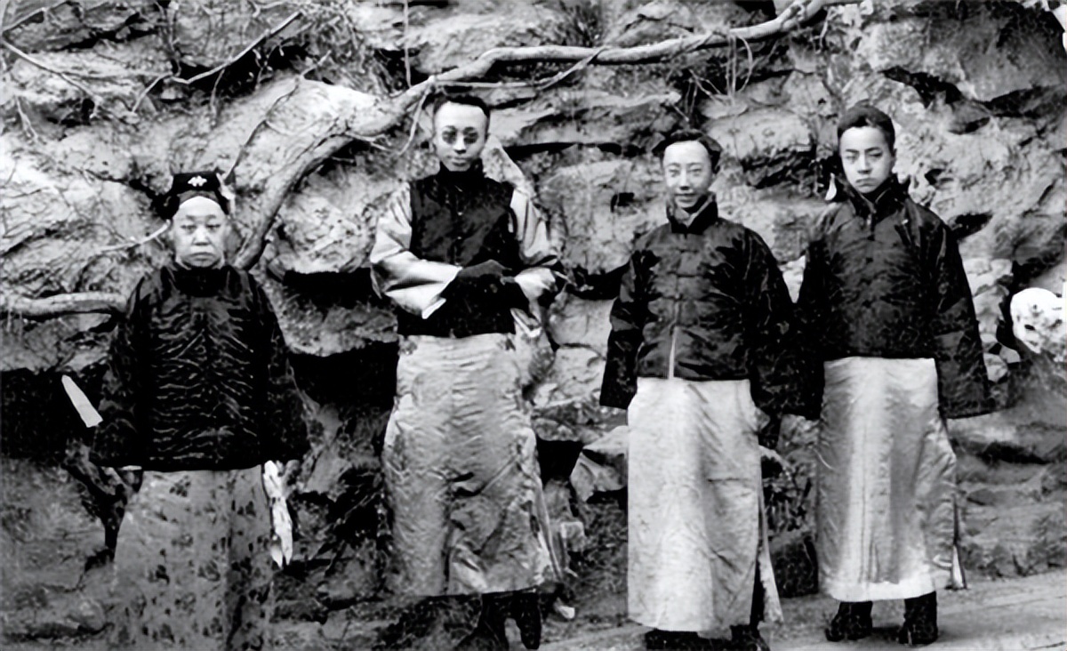 清朝灭亡后皇室贵族都去哪里,清朝灭亡后皇室人都去了哪个省