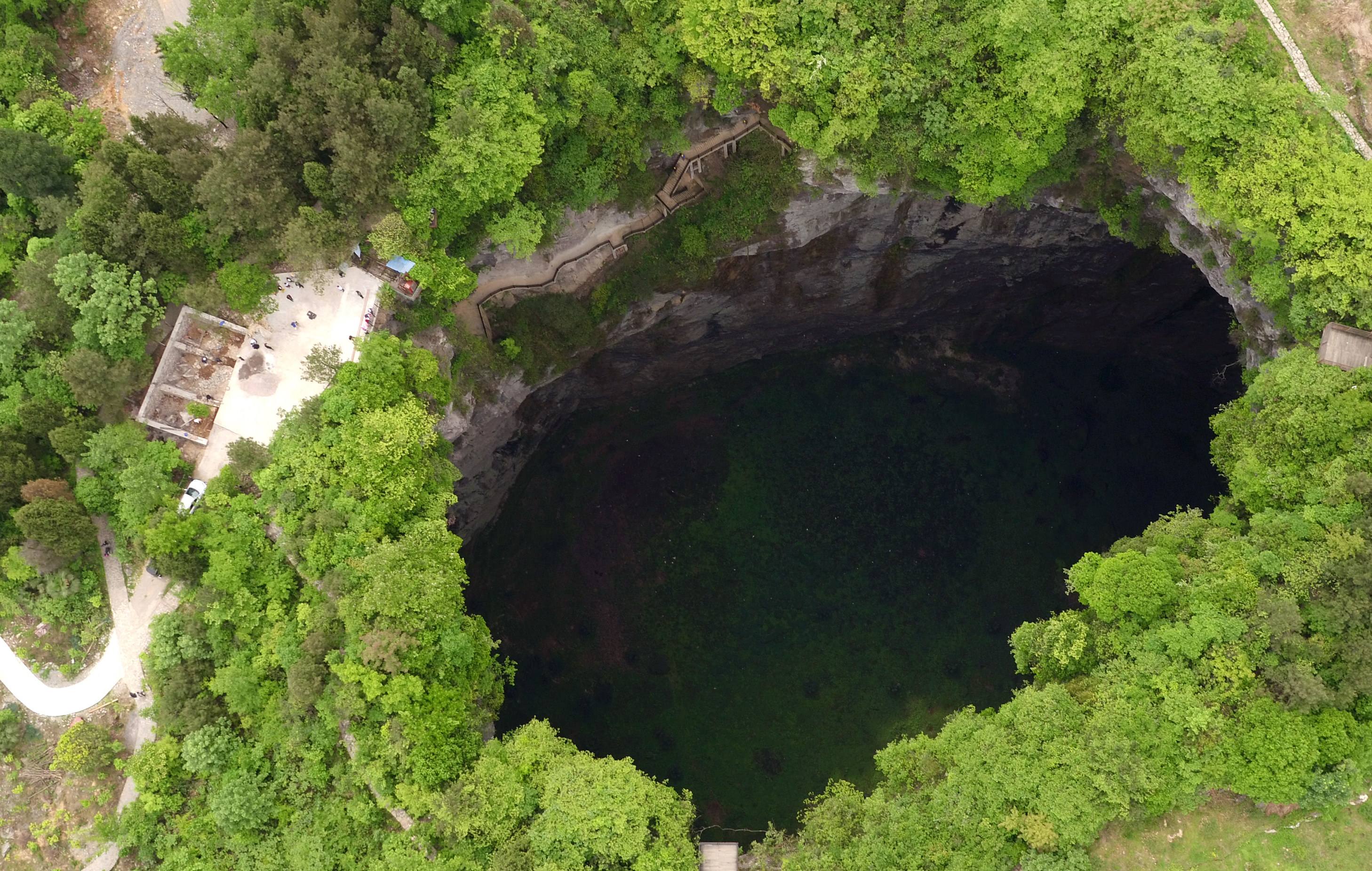 一元卖航母？俄罗斯太大方还卖战斗机，印度最后成了小白鼠！