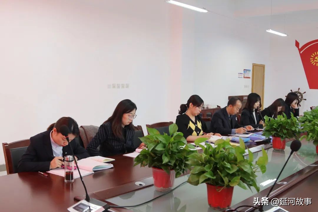 英语组教研活动解读新课标,研读新课标英语教研活动