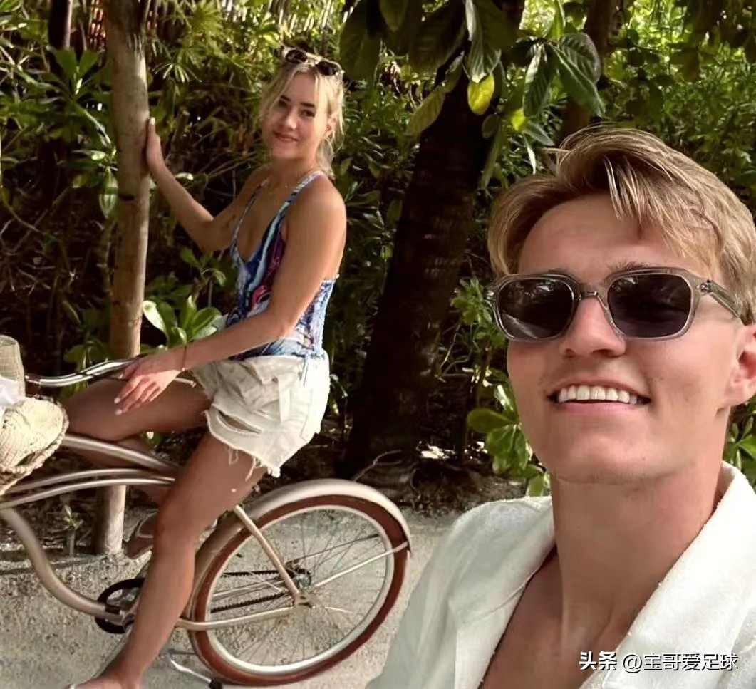 厄德高与女友,厄德高女友