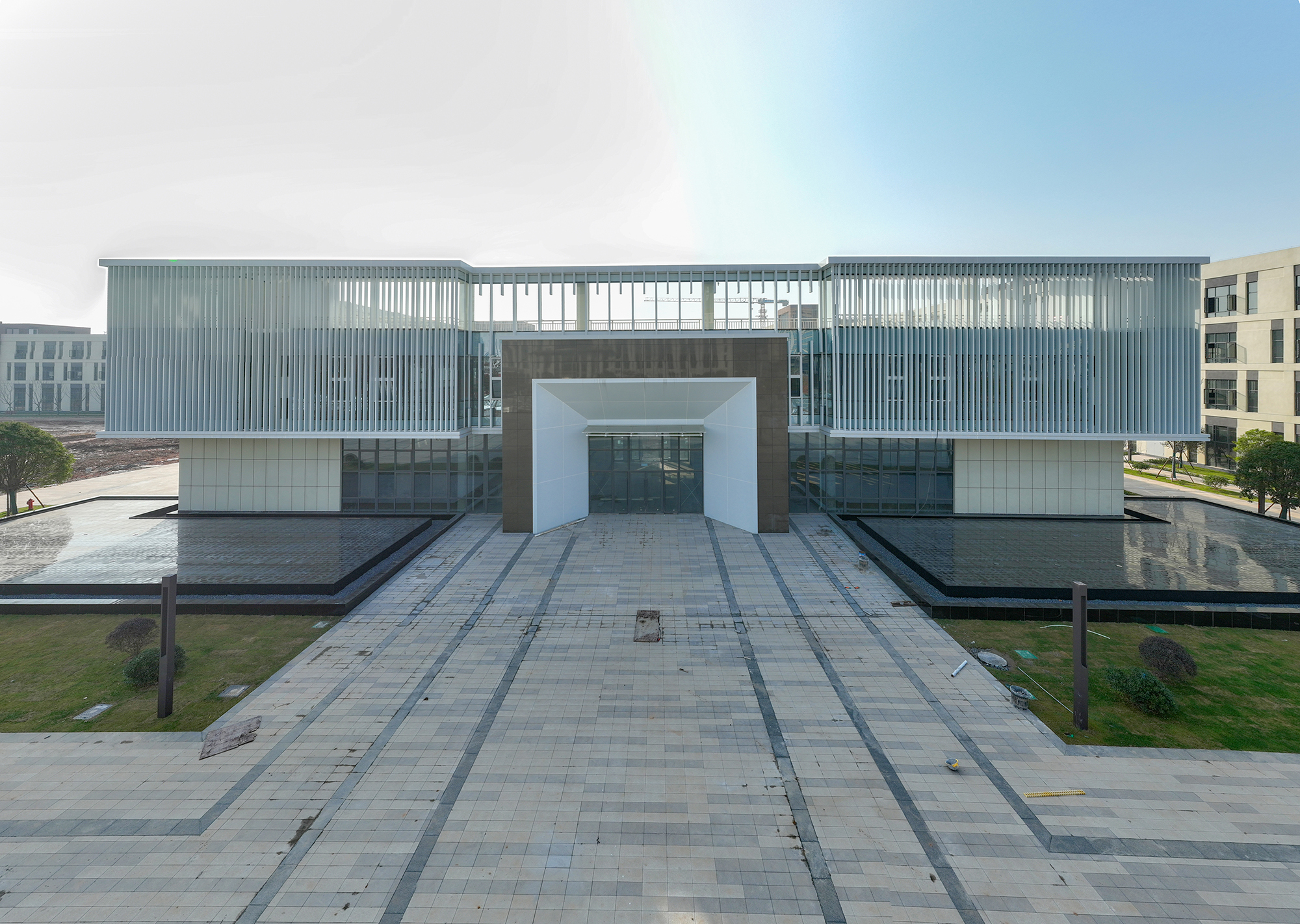 集聚科技人才激发创新活力,集聚创新资源赋能产业升级