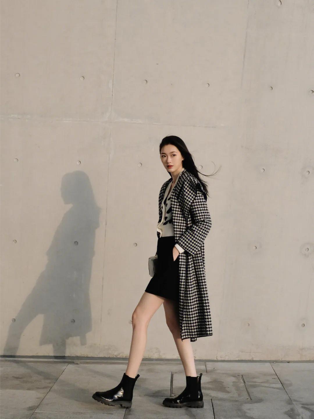 轻灵千鸟格，不会皱的大衣