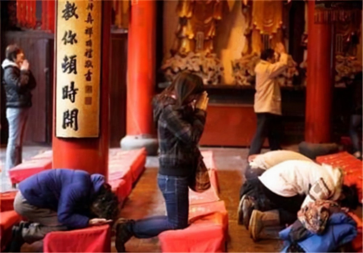 1995年，广州农妇疯狂投毒致18人中毒，都是迷信惹的祸