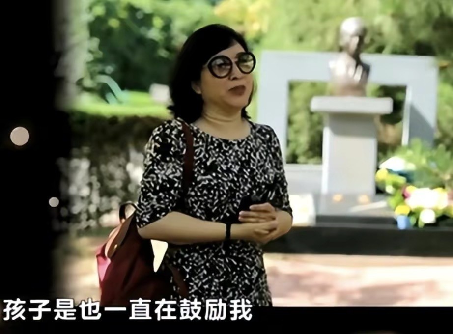 罗京去世后他妻子怎么样了,罗京去世后的照片