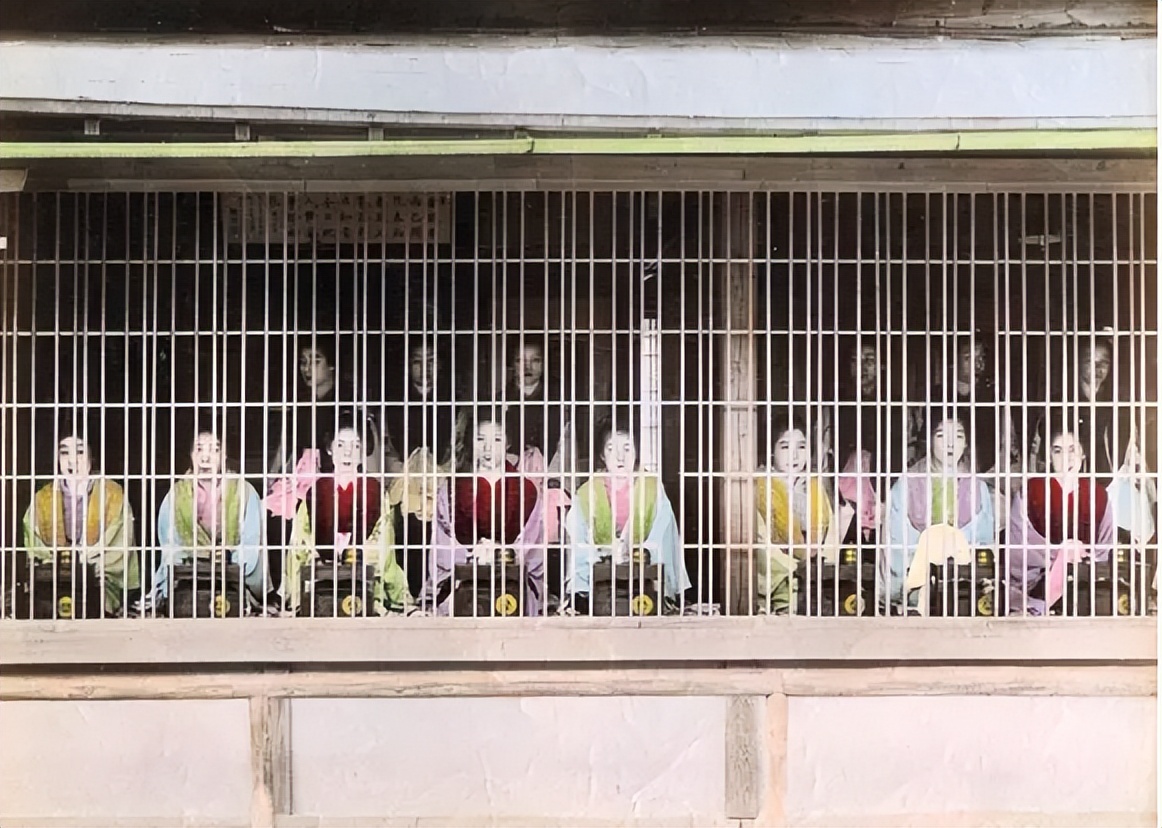 日本风俗业：全国从业女性超30万，年产3300亿？擦边球的灰色地带