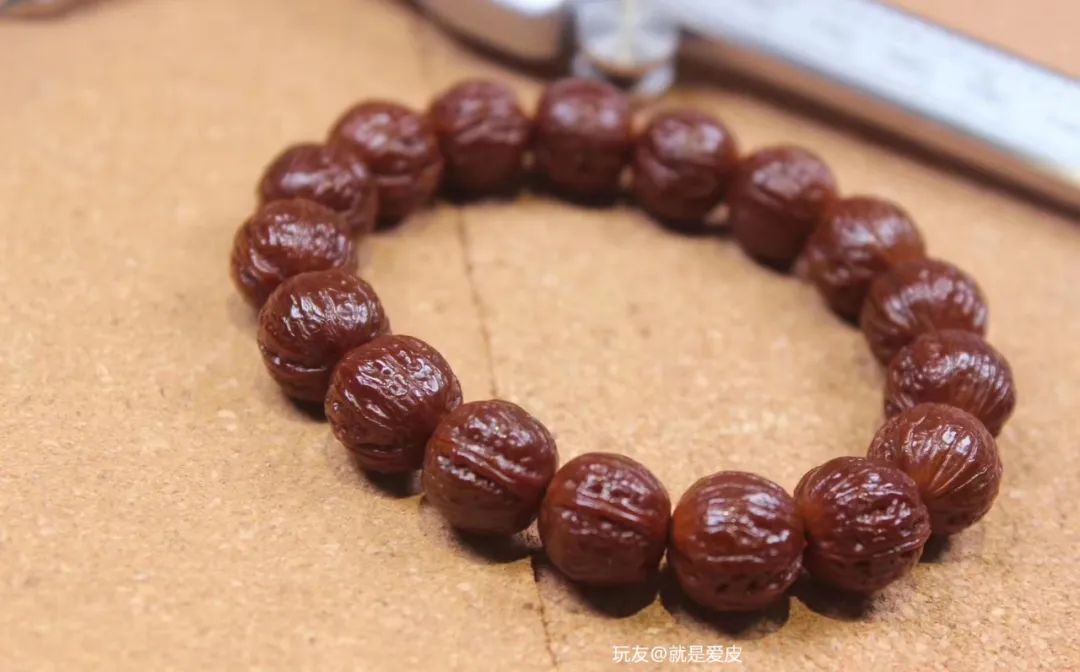 那些树籽手串中的“茅台”,凭什么卖这么贵