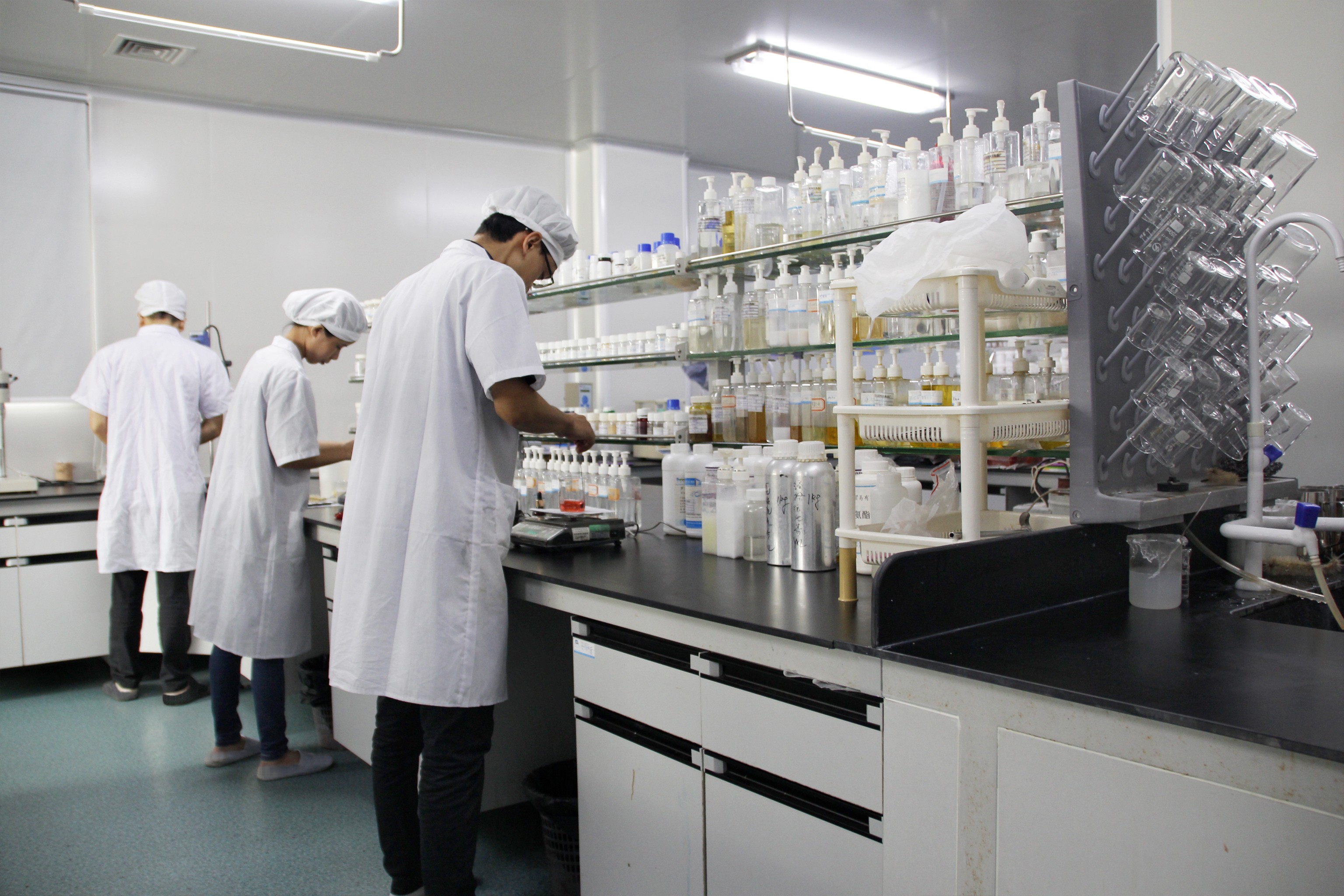 四川完美化妆品生产工厂重要性,陕西化妆品自主品牌重要性