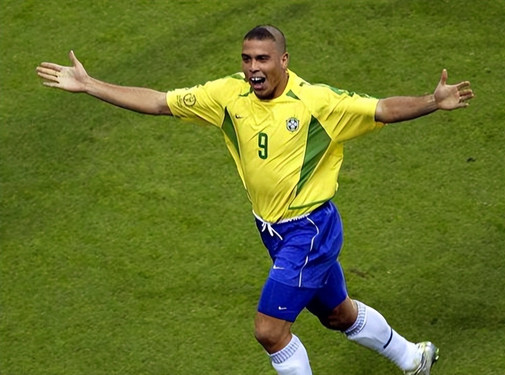 世界足坛球星排名罗纳尔多,c罗全名罗伯特巴乔