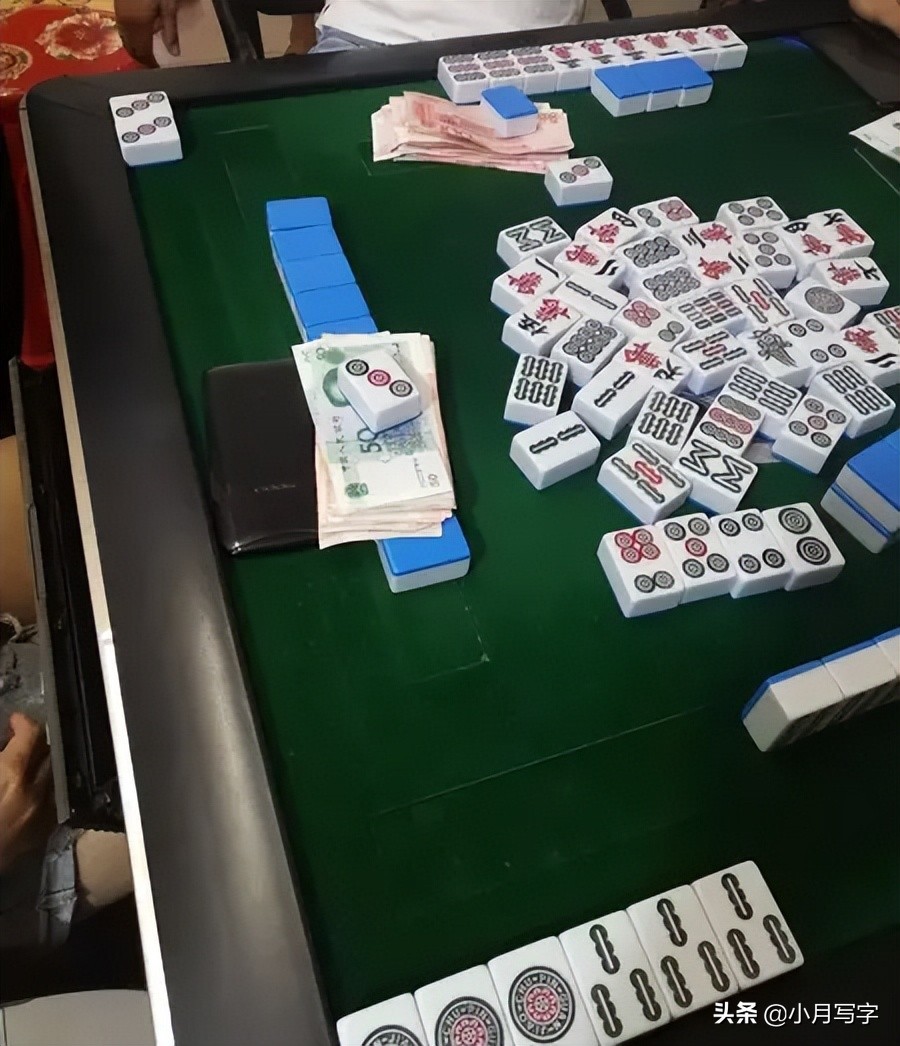 只因女人好打麻将，双胞胎孙子被狼狗吃掉，结局凄惨（孽缘25）