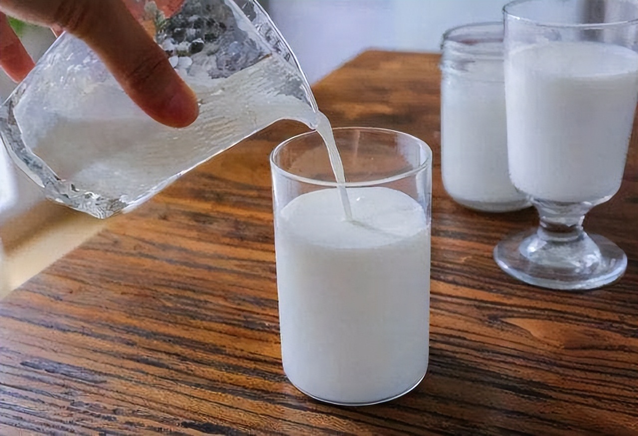 老人喝牛奶和不喝牛奶差距很大吗,常喝牛奶与不喝牛奶老人的区别