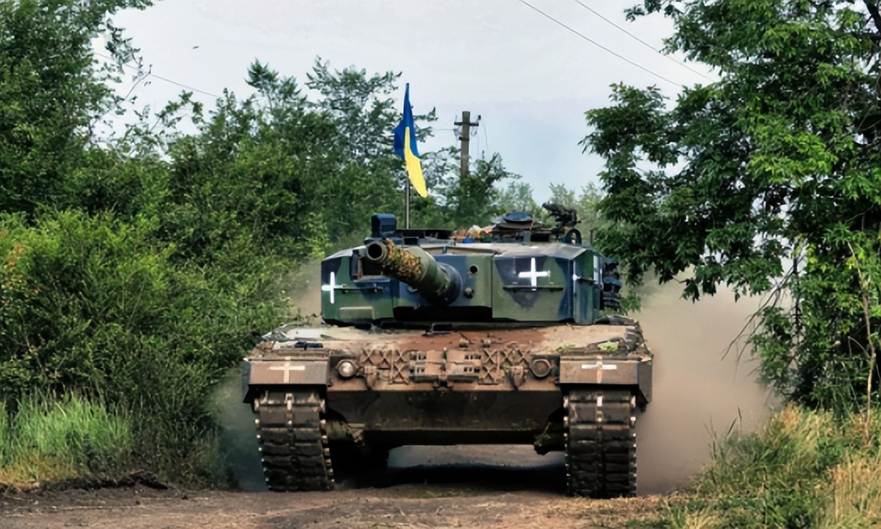 豹2a6被击毁,豹2被摧毁动图