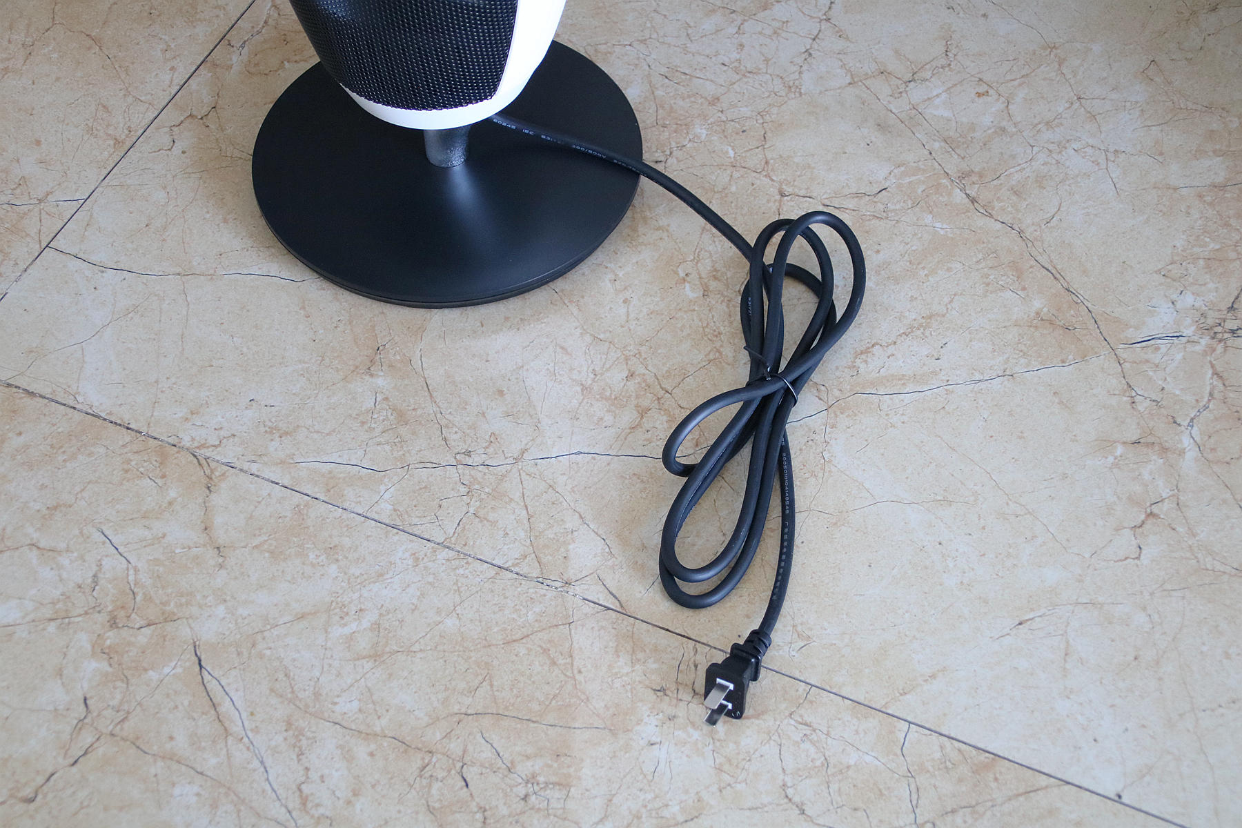 自从有了蓝宝这个“小太阳”，这个冬天家里从此不再寒冷