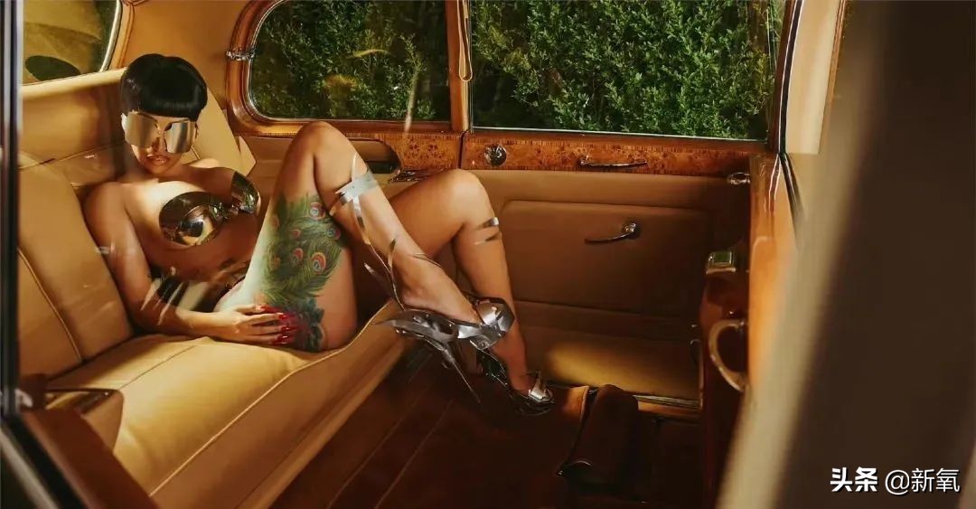 好拽！从贫民窟到顶奢代言人，骂卡戴珊是学人精…