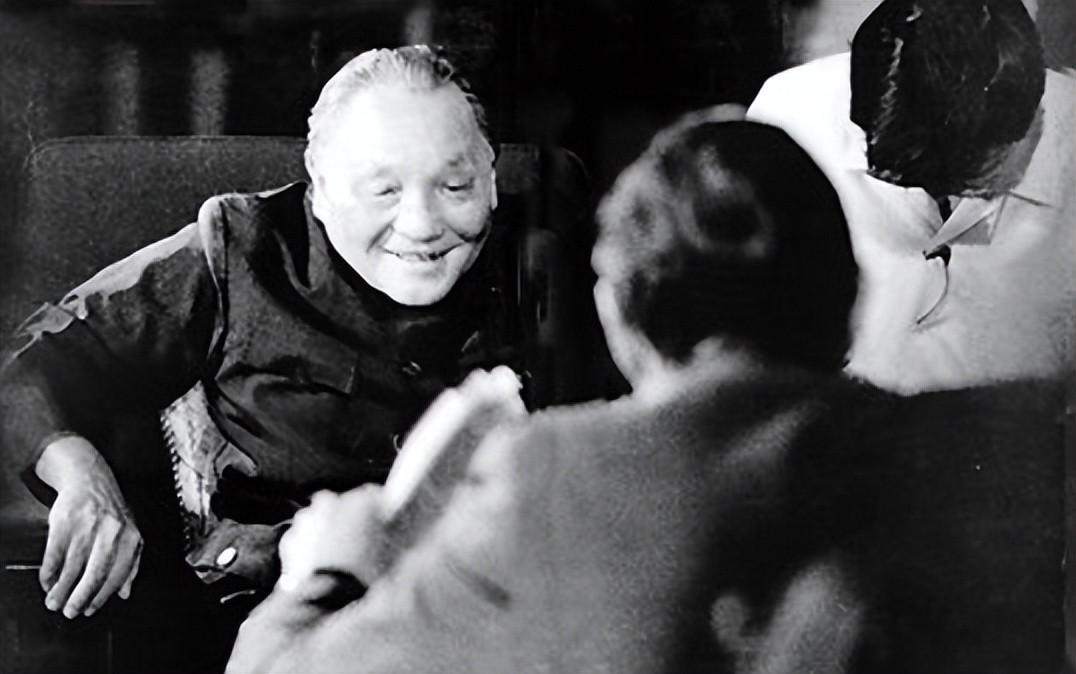 1986年华莱士问：台湾有何必要同大陆统一？邓公耐心说出3个原因