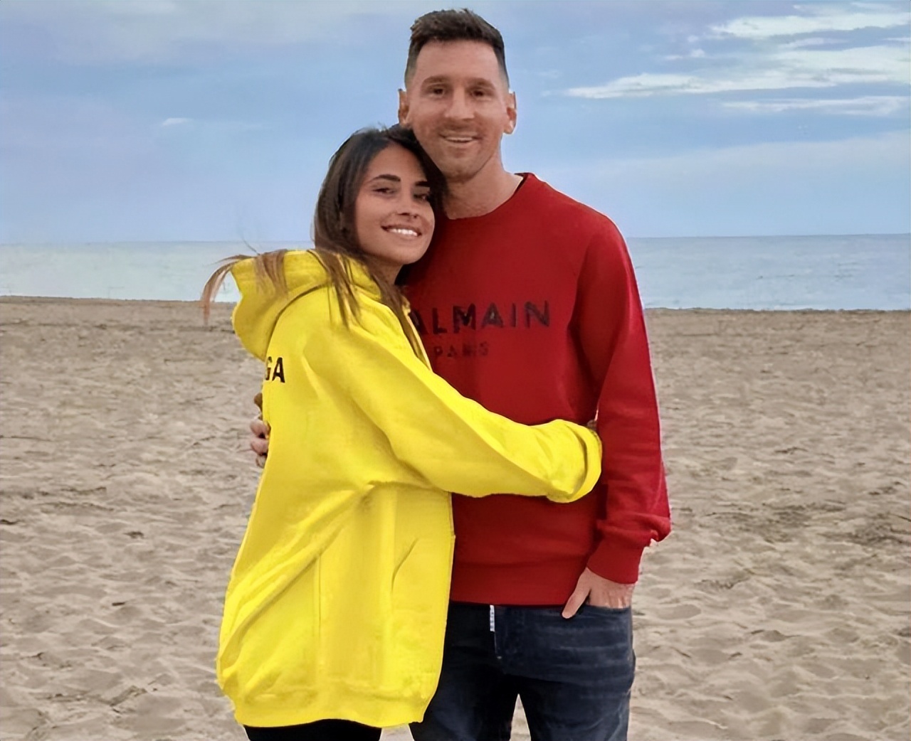 安东内拉苏亚雷斯妻子,梅西与安东内拉恋情曝光