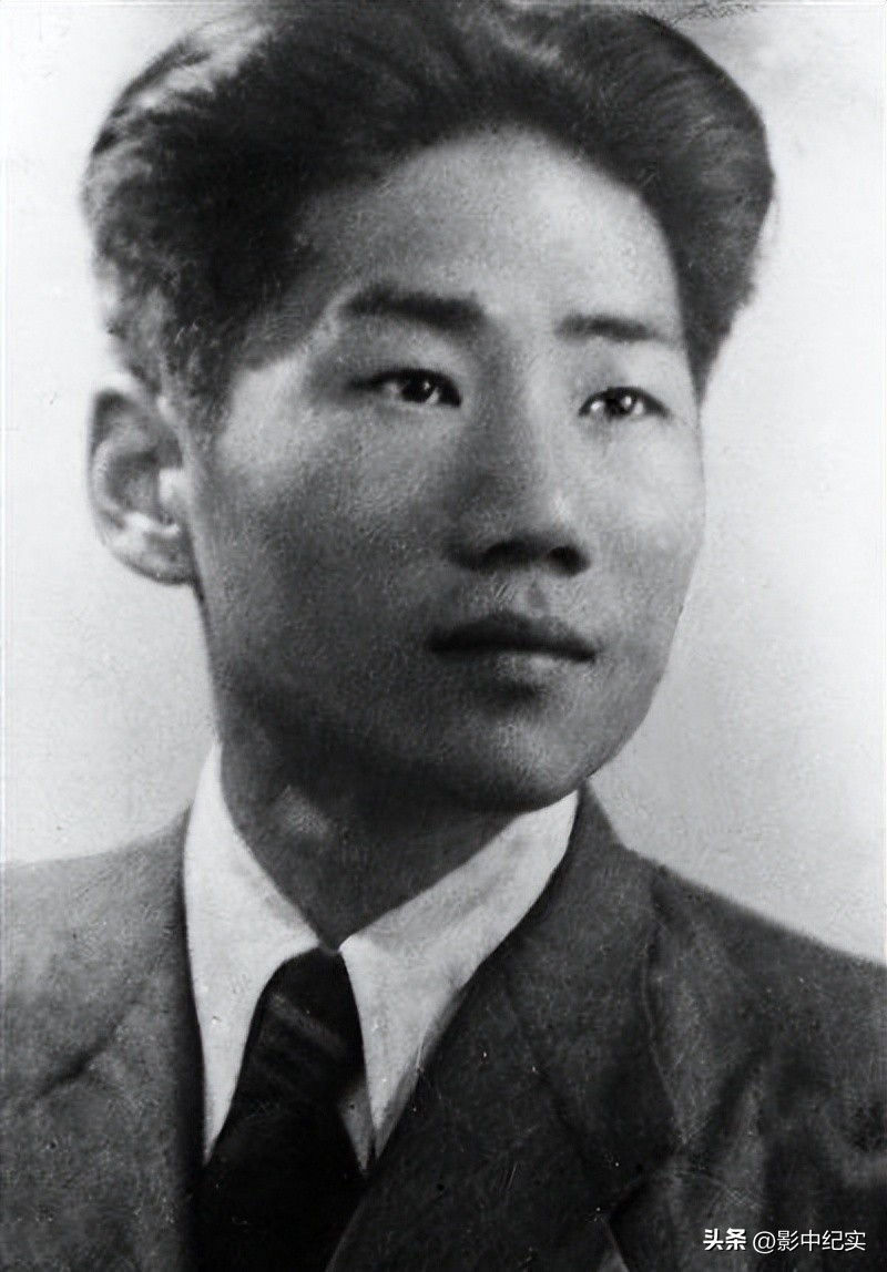 1962年毛岸青回乡祭拜母亲，欲下跪遭妻子制止，顿时明白妻子用意