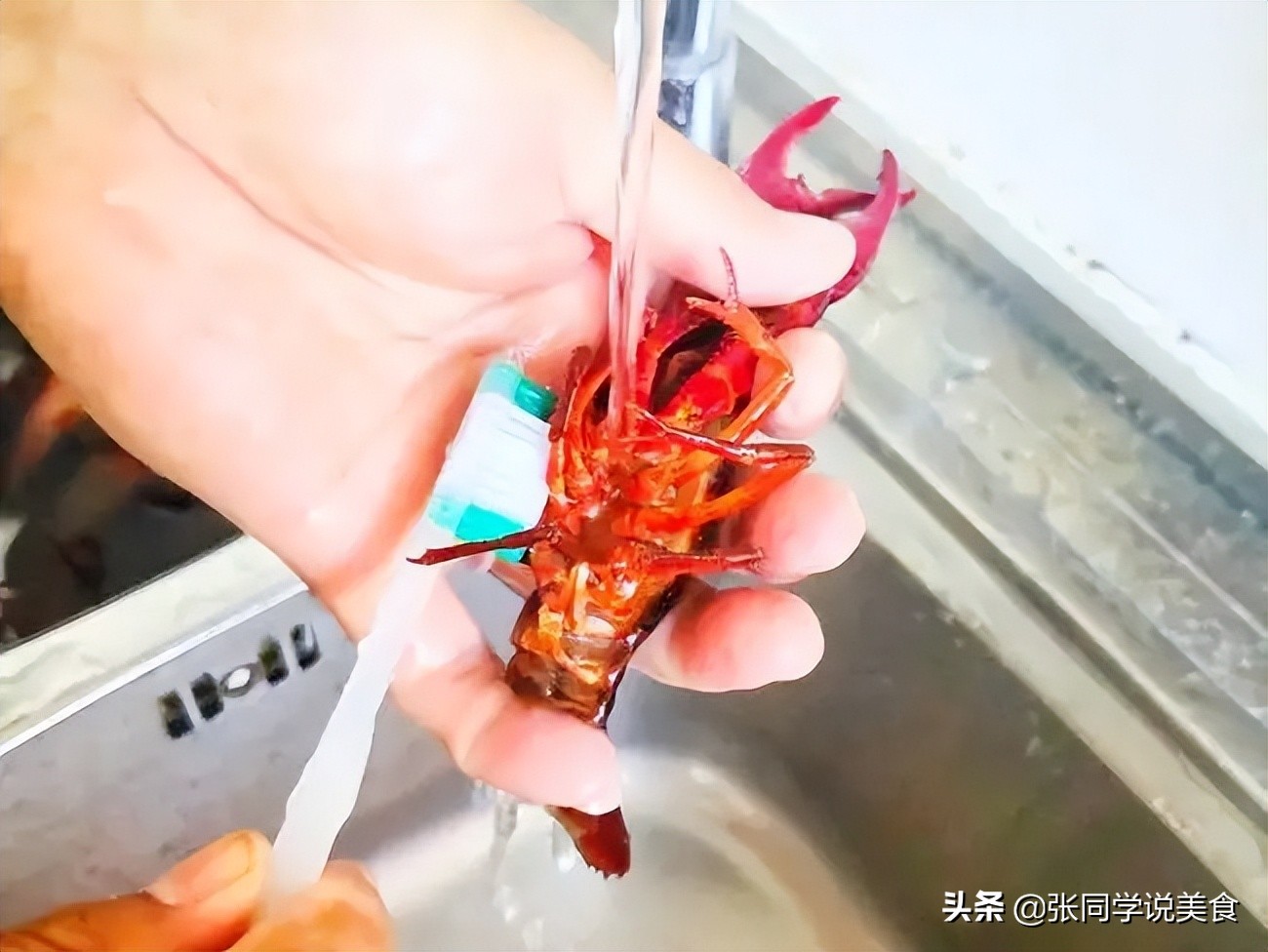 小龙虾怎么烧出又辣又麻那么入味,小龙虾怎么做颜色红亮
