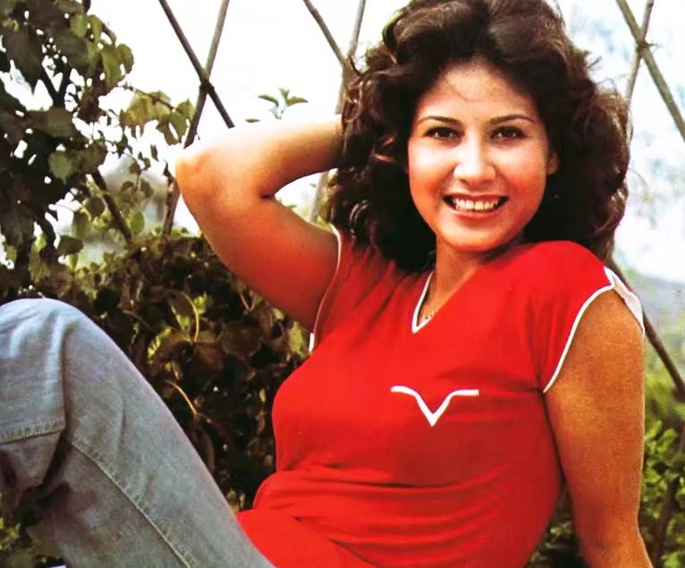 6位绝美女星个个伉俪情深：有为去世4年丈夫生女，有余生不再嫁