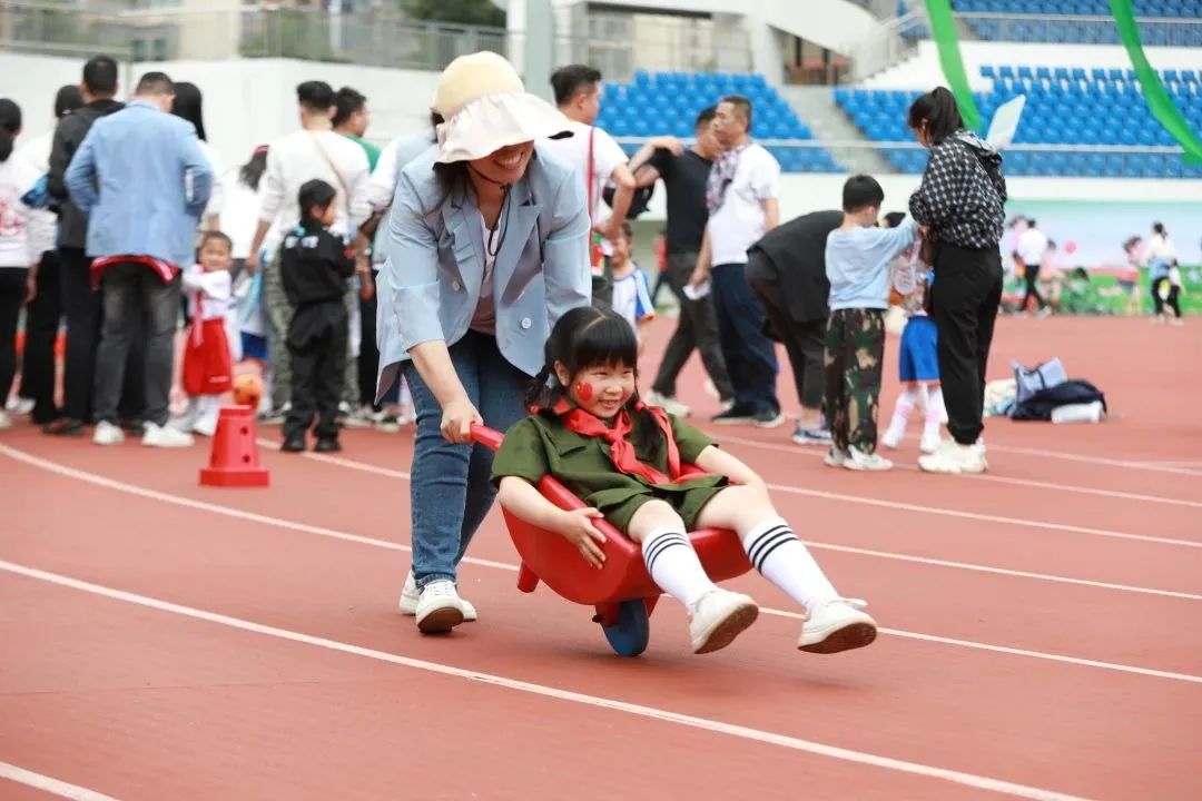 幼崽萌娃活动,运动会萌娃新颖开幕式