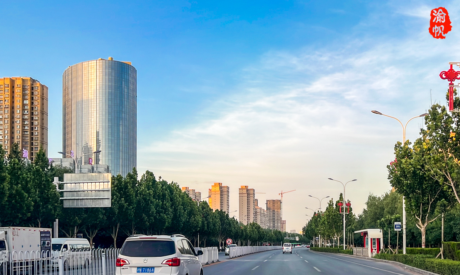 新疆喀什一座崛起的国际大都市,大美南疆和北疆